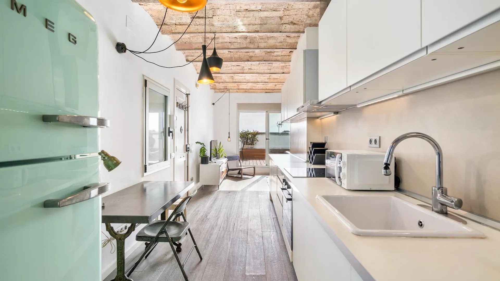 Barcelona Bliss 1Br Haven W Terrace In Gracia Lejlighed 0*,  Spanien