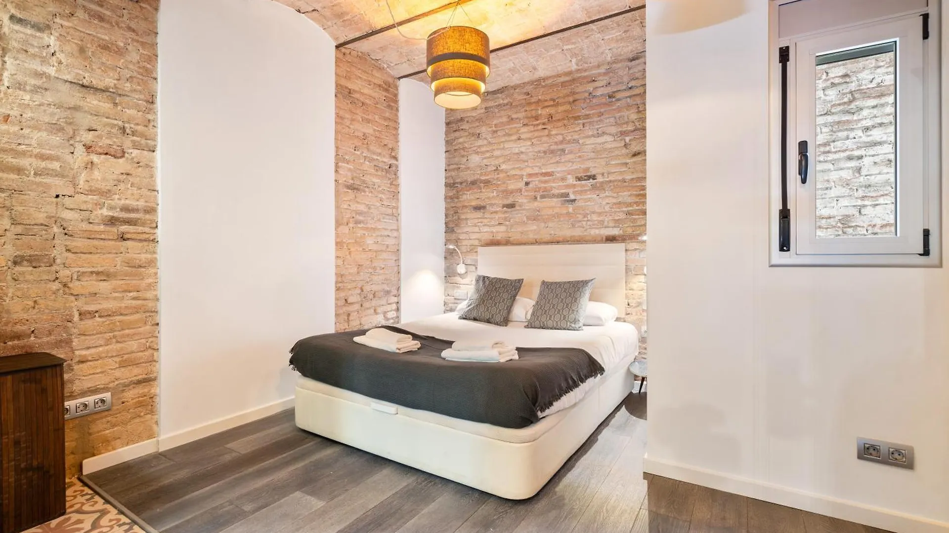 Barcelona Bliss 1Br Haven W Terrace In Gracia Lejlighed Spanien